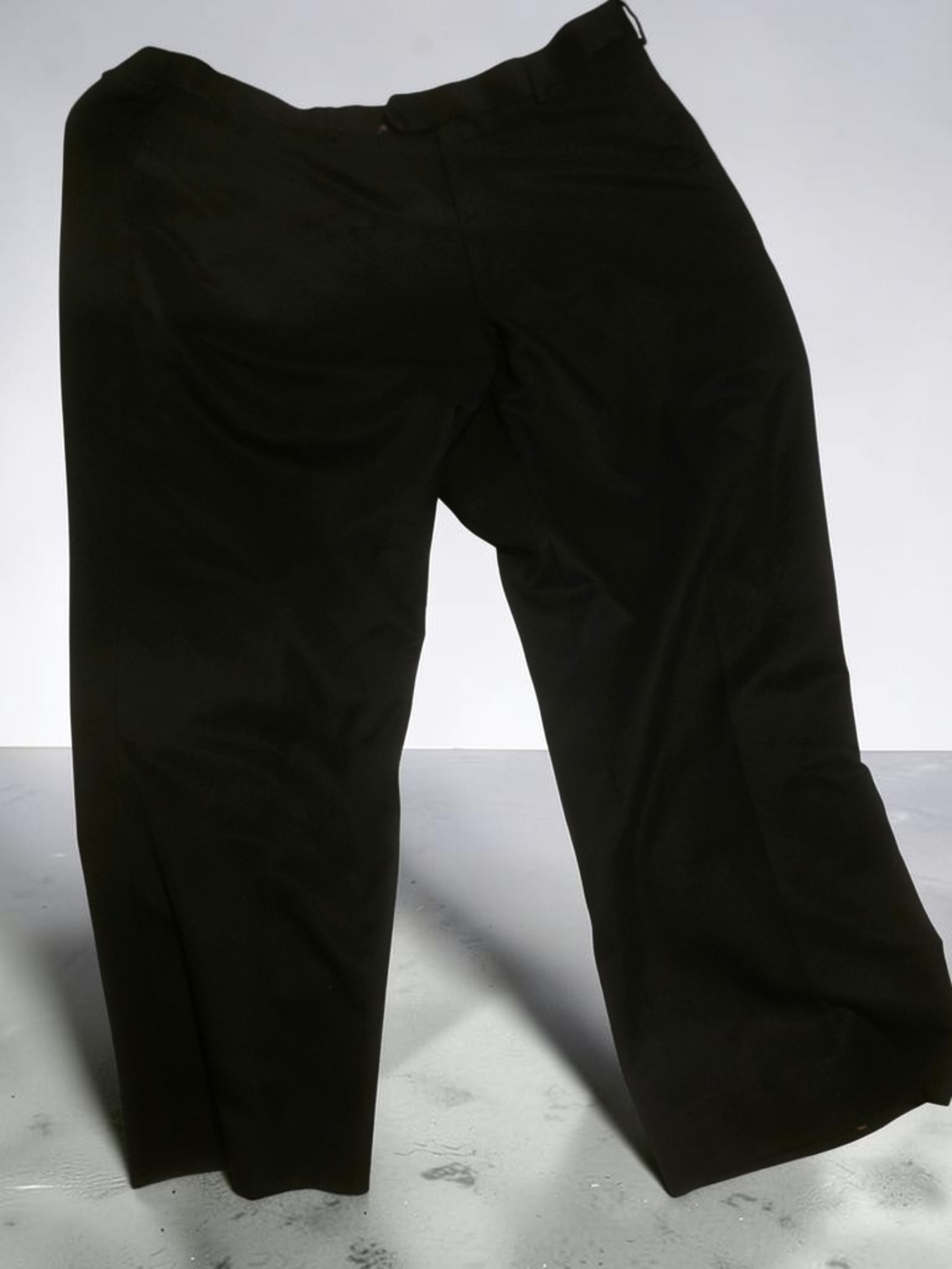 Roundtree & Yorke Black Men's Dress Pants - Classic Tailored Style